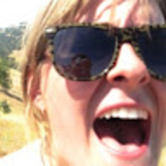 Meet your Posher, Caitlin - Picture 1 of 1